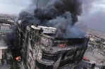 Ocho muertos y decenas de heridos por incendio en un centro comercial en Irán