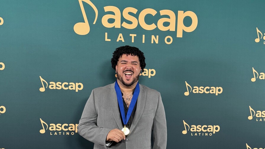 Le&oacute;n Yamil gana Premio ASCAP como compositor de "Tu feo" de Lenny Tav&aacute;rez y Prince Royce