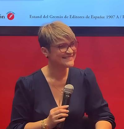 Lizamavel Collado present&oacute; su poemario Todav&iacute;a en la Feria del Libro de Bogot&aacute;