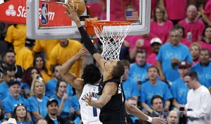 Los Timberwolves denuncian que Wembanyama coloc&oacute; tapones ilegales