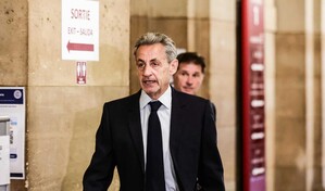 Expresidente franc&eacute;s Sarkozy se libra de usar de nuevo una tobillera electr&oacute;nica