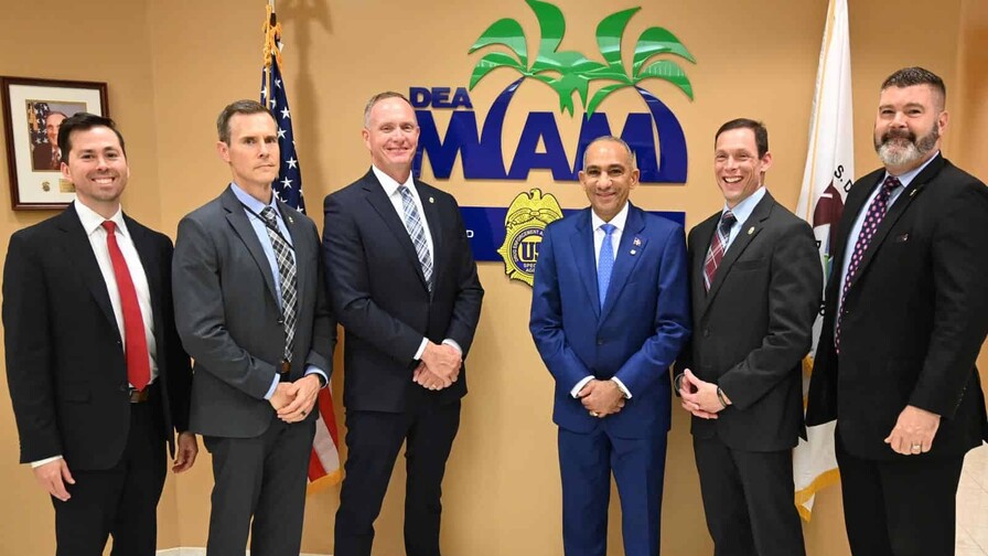 Presidente de la DNCD sostiene reuni&oacute;n de alto nivel con la DEA en Miami