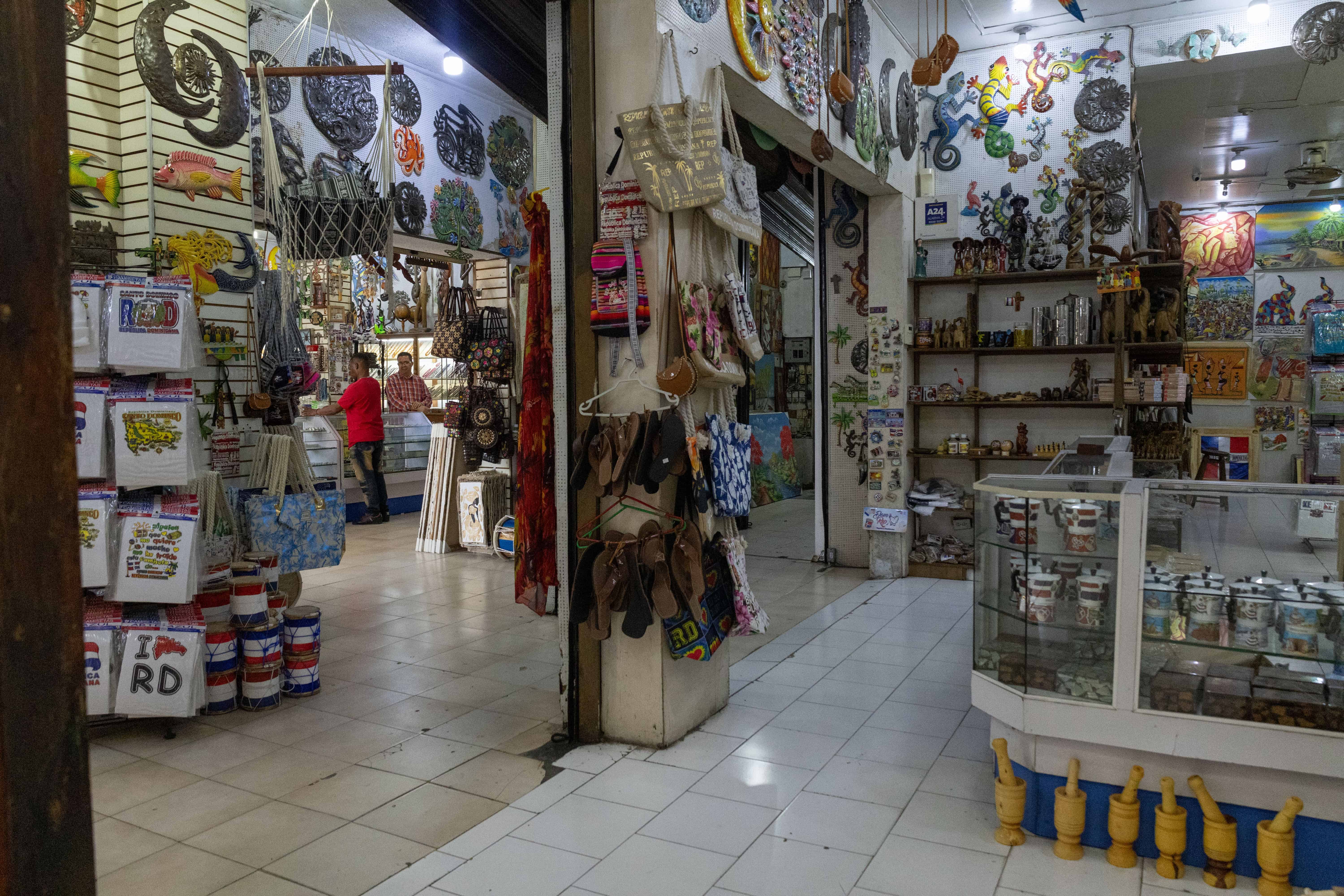 Los comerciantes expresan su satisfacci&oacute;n con los trabajos.