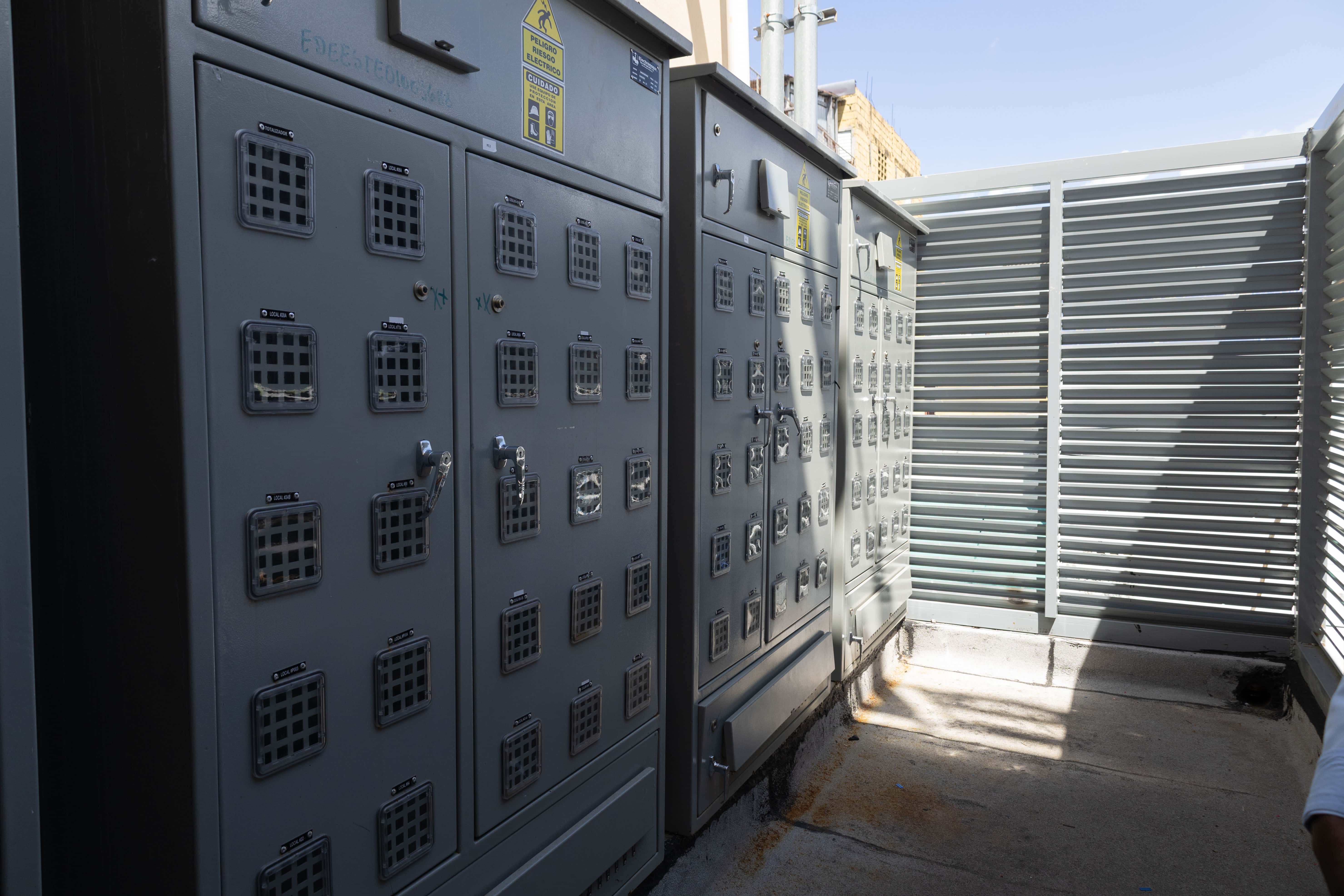 Cada negocio ahora paga energ&iacute;a el&eacute;ctrica y tiene su propio contador.