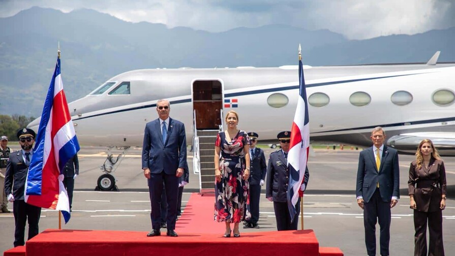 El presidente Abinader llega a Costa Rica para transmisi&oacute;n de mando de Laura Fern&aacute;ndez
