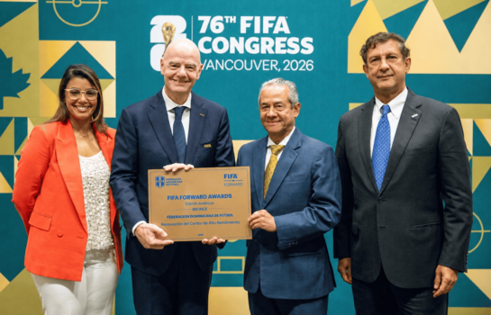 El f&uacute;tbol no se juega solo en el c&eacute;sped
