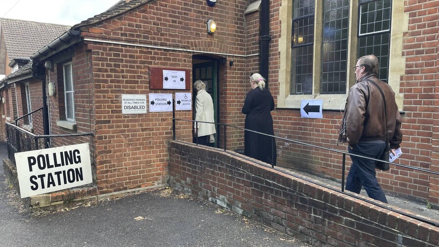 Elecciones en un barrio jud&iacute;o de Londres: fuerte presencia policial y votos contra Starmer