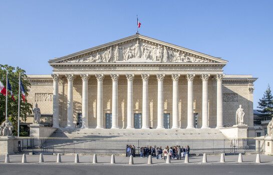 Francia aprueba ley para devolver las obras saqueadas durante la colonizaci&oacute;n
