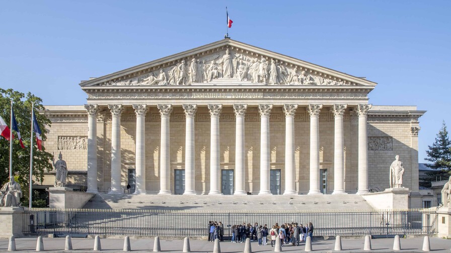 Francia aprueba ley para devolver las obras saqueadas durante la colonización