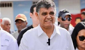 El alcalde Francisco Pe&ntilde;a pide arrestar a quienes lancen basura en las calles de SDO