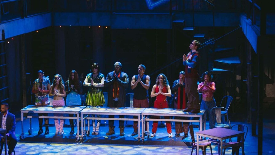 Javier Grull&oacute;n: "El musical Rent nos recuerda que la vida est&aacute; pasando ahora"