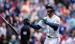 Julio Rodr&iacute;guez ayud&oacute; con jonr&oacute;n al triunfo de Seattle