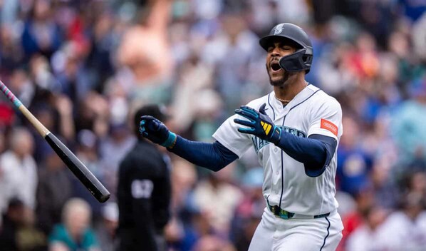 Julio Rodr&iacute;guez ayud&oacute; con jonr&oacute;n al triunfo de Seattle