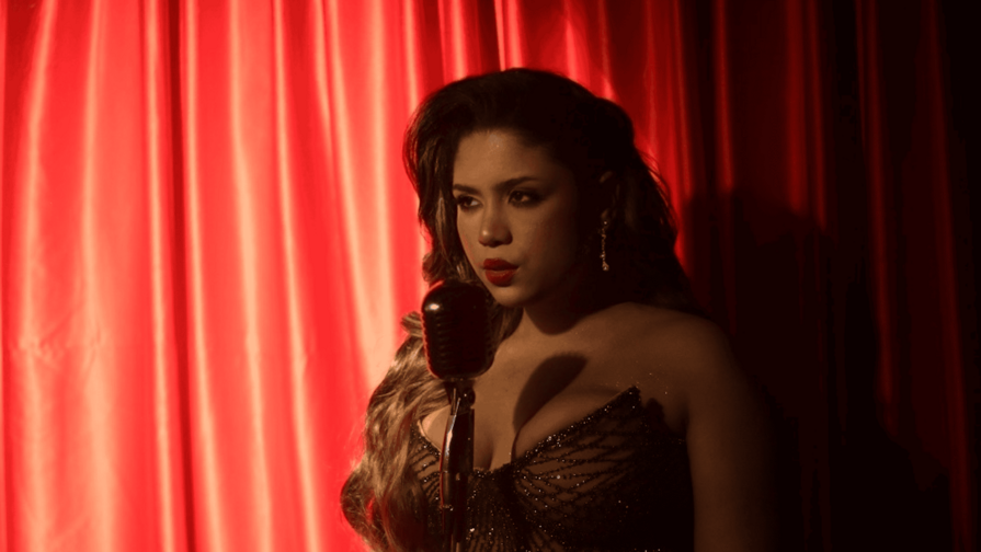 Layza Moory apuesta a la bachata tradicional con "Agon&iacute;a"