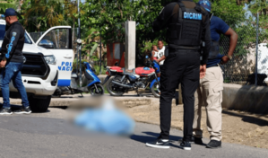 Lanzan el cad&aacute;ver de un hombre desde una motocicleta en marcha en Santiago