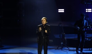 Raphael conmueve y promete volver tras noche hist&oacute;rica