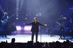 Raphael desata ovaci&oacute;n en el Teatro Nacional