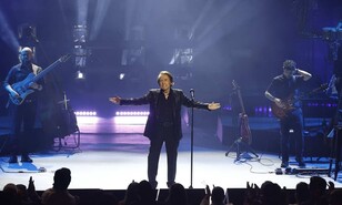 Raphael desata ovaci&oacute;n en el Teatro Nacional