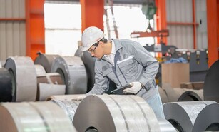 Materias primas suben y presionan la producci&oacute;n global