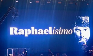 Todo listo: el p&uacute;blico espera a Raphael esta noche