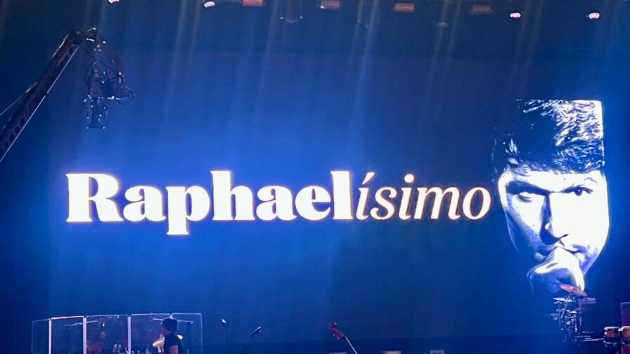 Todo listo: el p&uacute;blico espera a Raphael esta noche