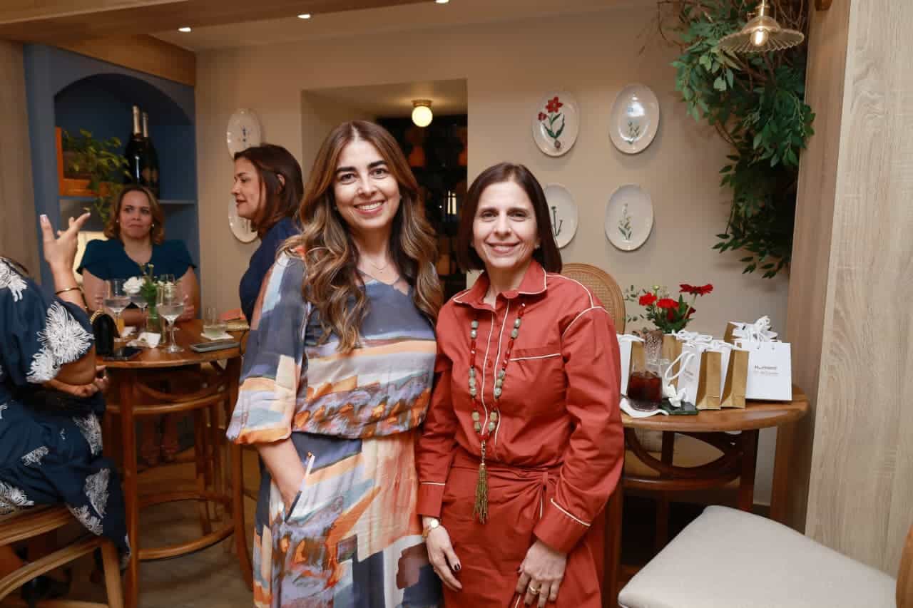 Cindy V&aacute;zquez y Pamela Fabal. 