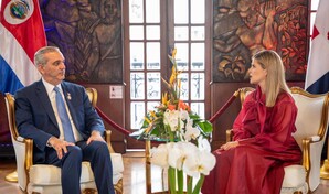 Abinader se re&uacute;ne con la presidenta electa de Costa Rica, Laura Fern&aacute;ndez Delgado
