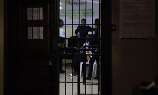 Denuncian hacinamiento y condiciones insalubres en carcelita del Palacio de Justicia de Santiago