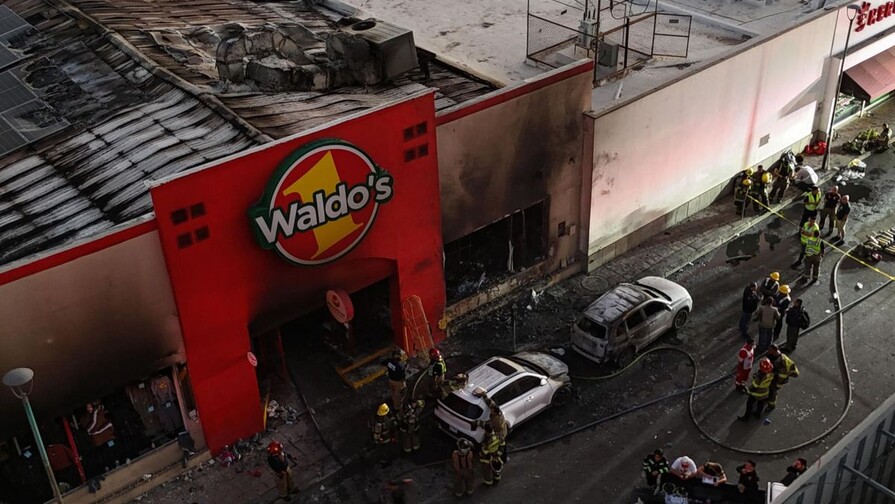 Al menos 5 muertos y 46 heridos deja incendio en plaza comercial del noroeste de M&eacute;xico
