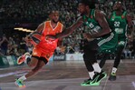 Jean Montero silencia de nuevo Atenas con 29 puntos y fuerza partido para el Final Four