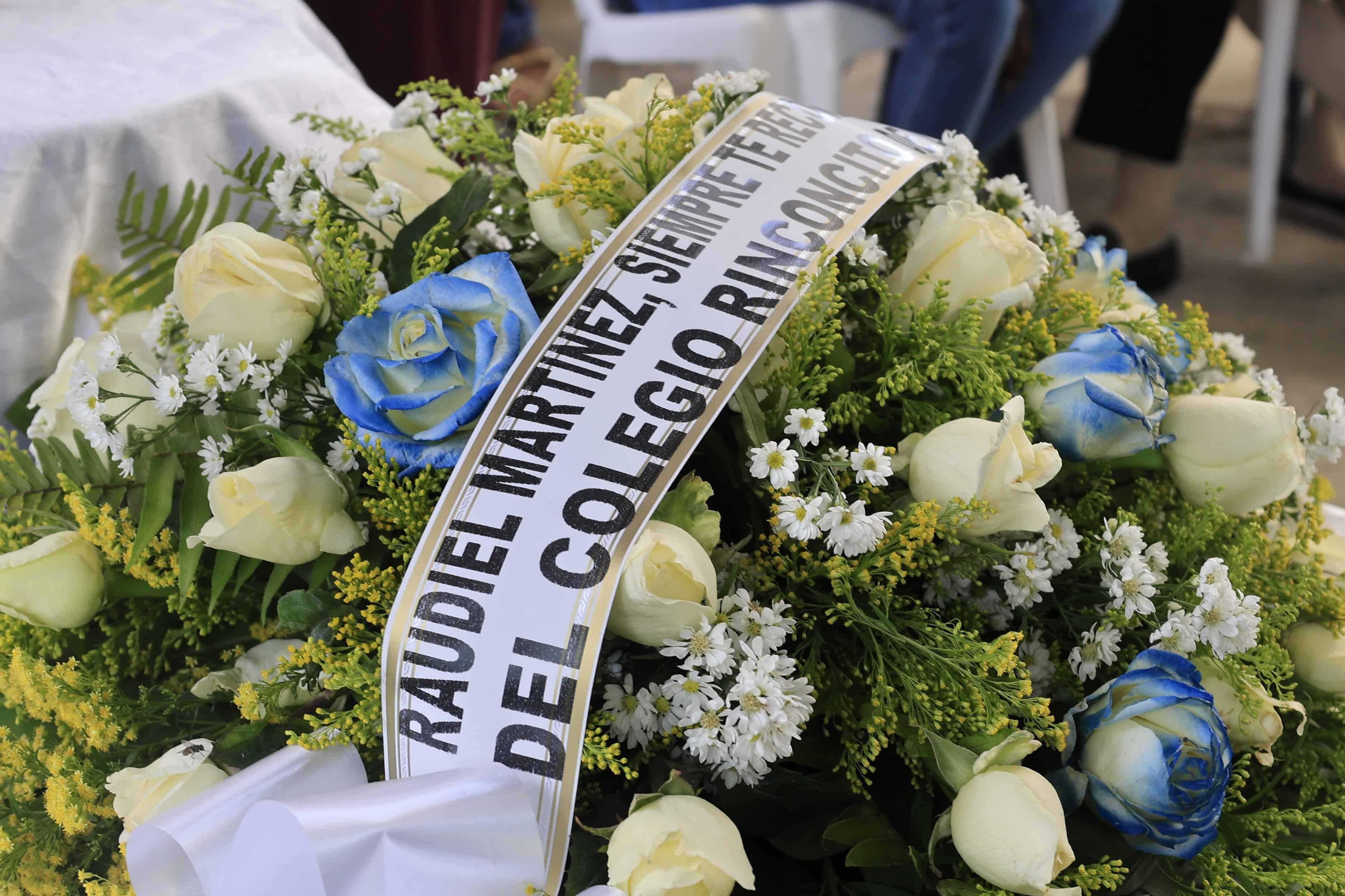 Familiares velan los restos del niño Raudiel Steven Martínez en San Cristóbal.
