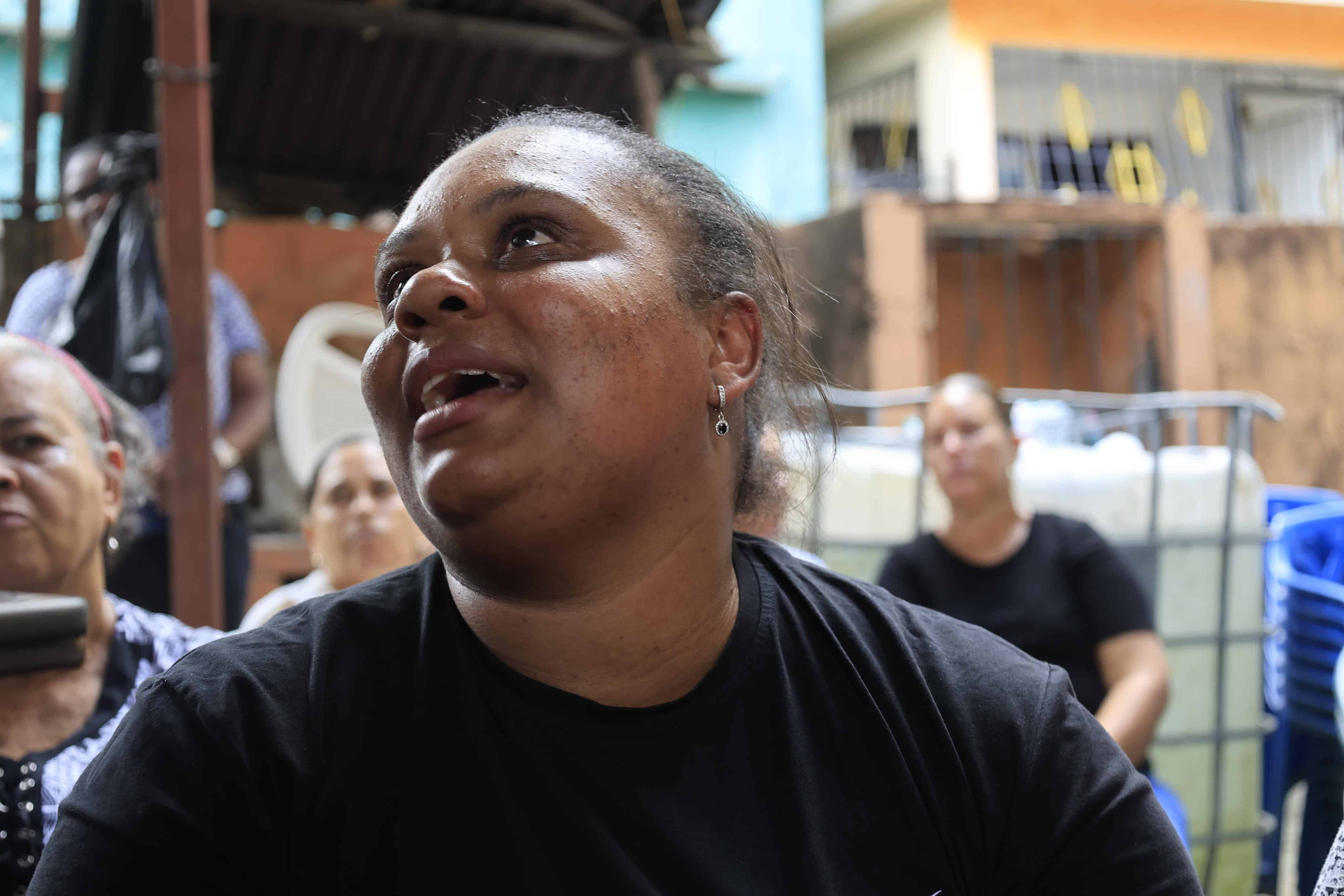 Familiares velan los restos del niño Raudiel Steven Martínez en San Cristóbal.