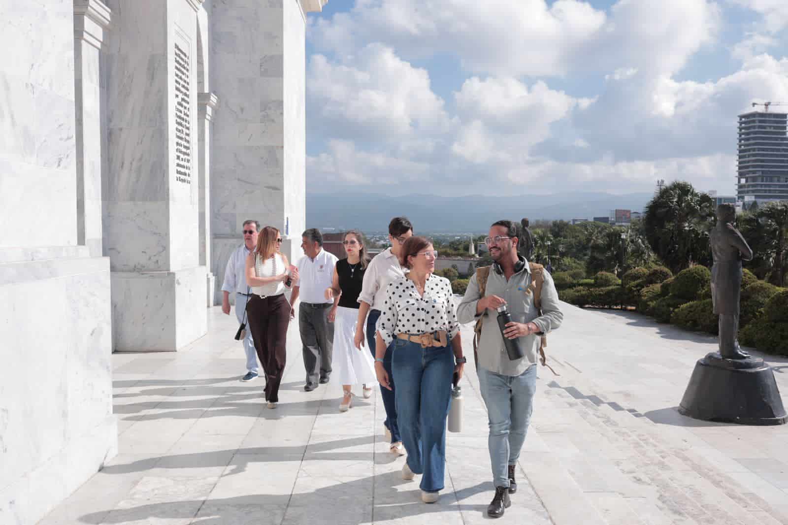 Comitiva que realiz&oacute; el recorrido