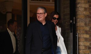 La derrota electoral laborista eleva la presi&oacute;n sobre Starmer, que busca salvar su cargo