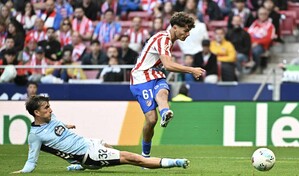 El Celta sorprende al Atl&eacute;tico, el Sevilla toma aire