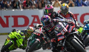 Jorge Mart&iacute;n gana el esprint en Le Mans, fuerte ca&iacute;da de M&aacute;rquez