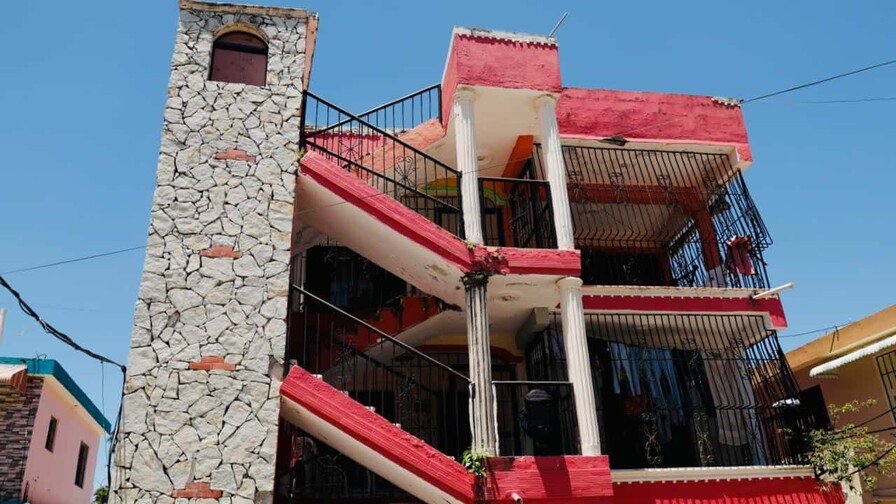 "Una excelente madre": vecinos defienden a mujer acusada de asfixiar a su hija en San Crist&oacute;bal