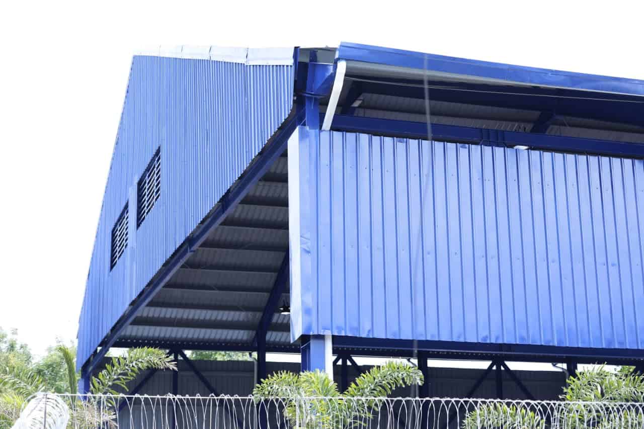 Techado de la escuela Francisco Ulises Domínguez en el Ensanche La Fe.