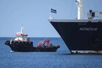 Comienza el desembarco de los primeros pasajeros del crucero afectado por brote de hantavirus