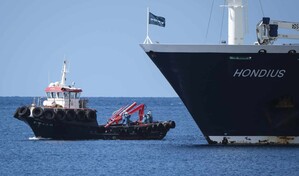 Comienza el desembarco de los primeros pasajeros del crucero afectado por brote de hantavirus