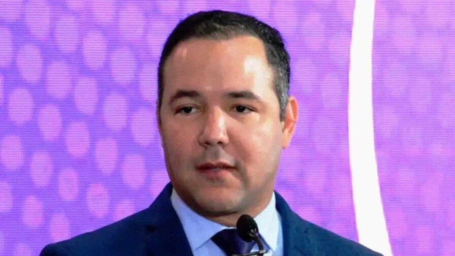 Johnny Pujols acusa al Gobierno de intentar "acallar a la oposici&oacute;n" con reducci&oacute;n de fondos