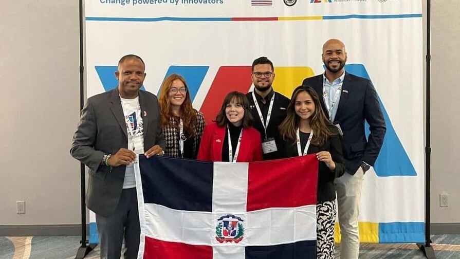 J&oacute;venes dominicanos seleccionados para programa EE. UU. impulsan proyectos de liderazgo empresarial