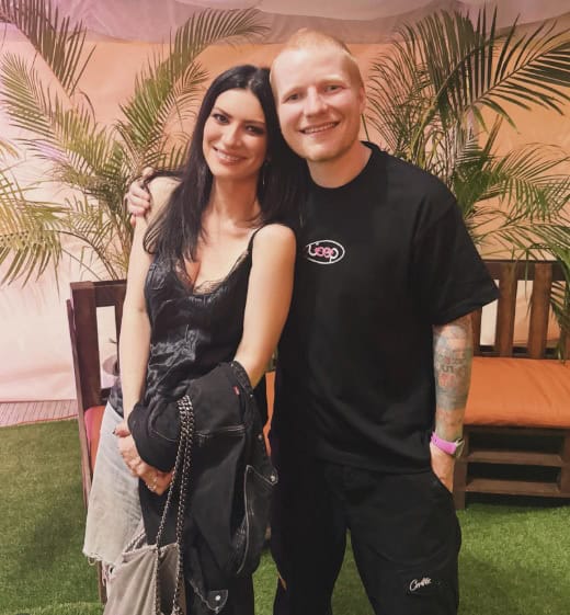 Laura Pausini se disfruta el concierto de Ed Sheeran en el Quisqueya y promete sorpresas esta noche