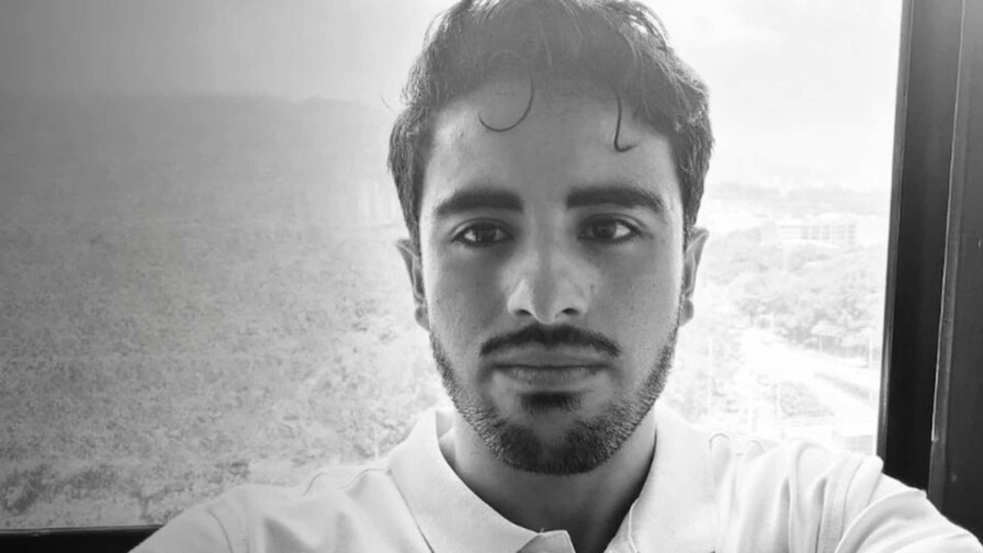 Dejen de ser inhumanos: reclama padre de periodista asesinado por guerrilleros en Colombia