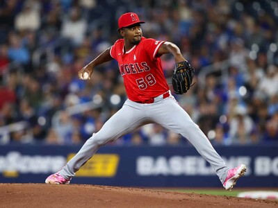 MLB: José Soriano regresa a la ruta ganadora ante los Azulejos