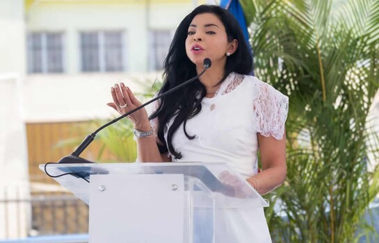 Yeni Berenice destaca necesidad de fortalecer la familia y las escuelas para combatir la violencia
