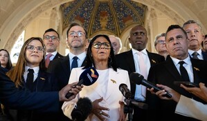 Delcy Rodr&iacute;guez denuncia que Reino Unido le impidi&oacute; acceso a evidencias en la CIJ