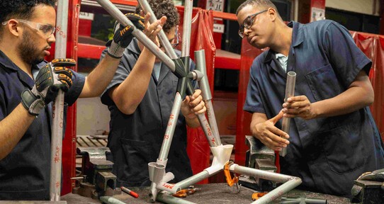 Equipo Apolo 27 GT busca apoyo para competir en Formula Student Spain 2026