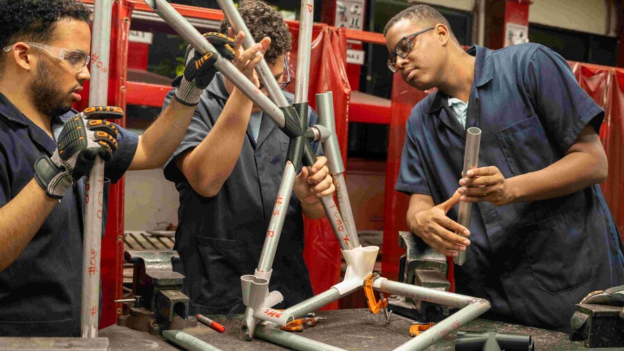 Equipo Apolo 27 GT busca apoyo para competir en Formula Student Spain 2026 Equipo Apolo 27 GT busca apoyo para competir en Formula Student Spain 2026