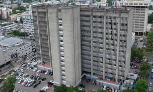 El Ministerio de Interior y Polic&iacute;a frente a una calle que desaf&iacute;a las estad&iacute;sticas